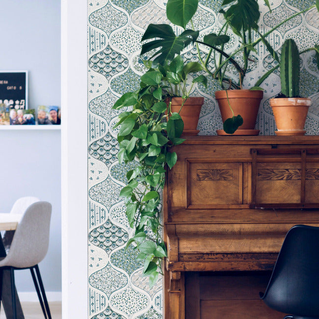 Pippa Peel & Stick Wallpaper Peel and Stick Wallpaper RoomMates   