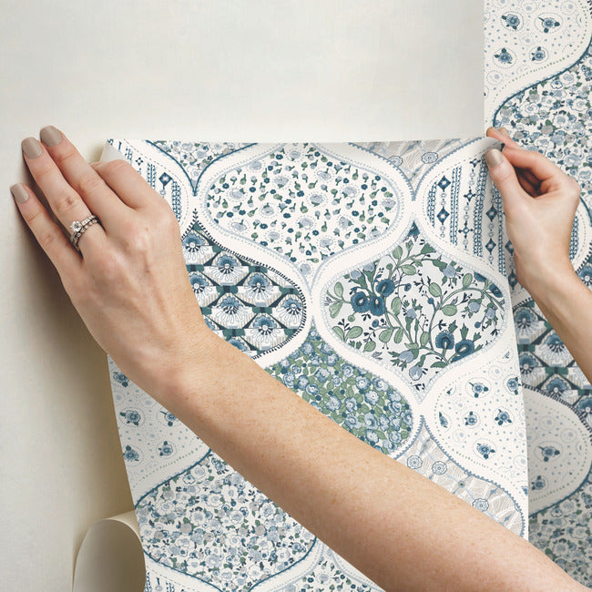 Pippa Peel & Stick Wallpaper Peel and Stick Wallpaper RoomMates   
