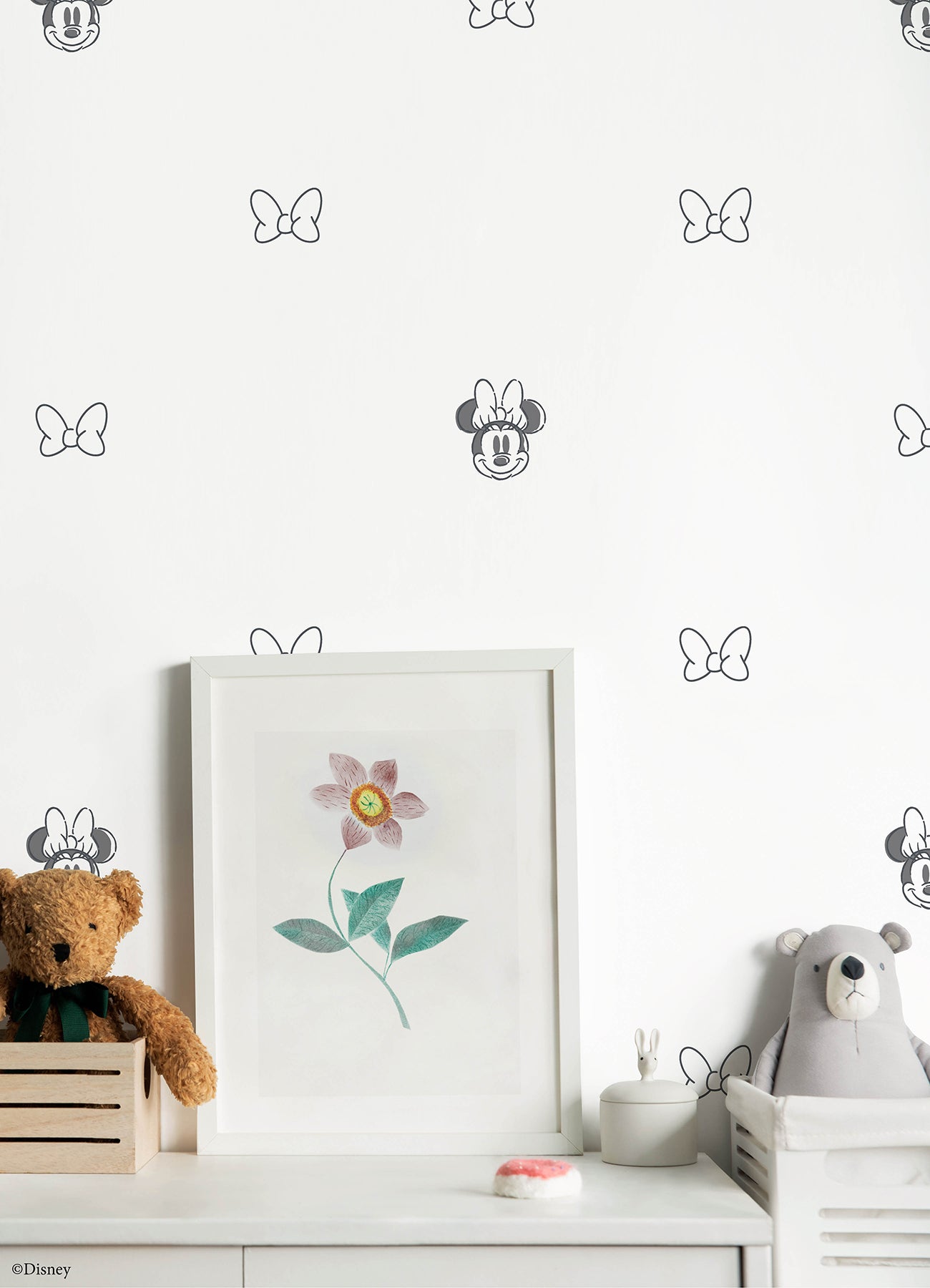 Disney Minnie Mouse Sweet Bows Peel & Stick Wallpaper Peel and Stick Wallpaper RoomMates