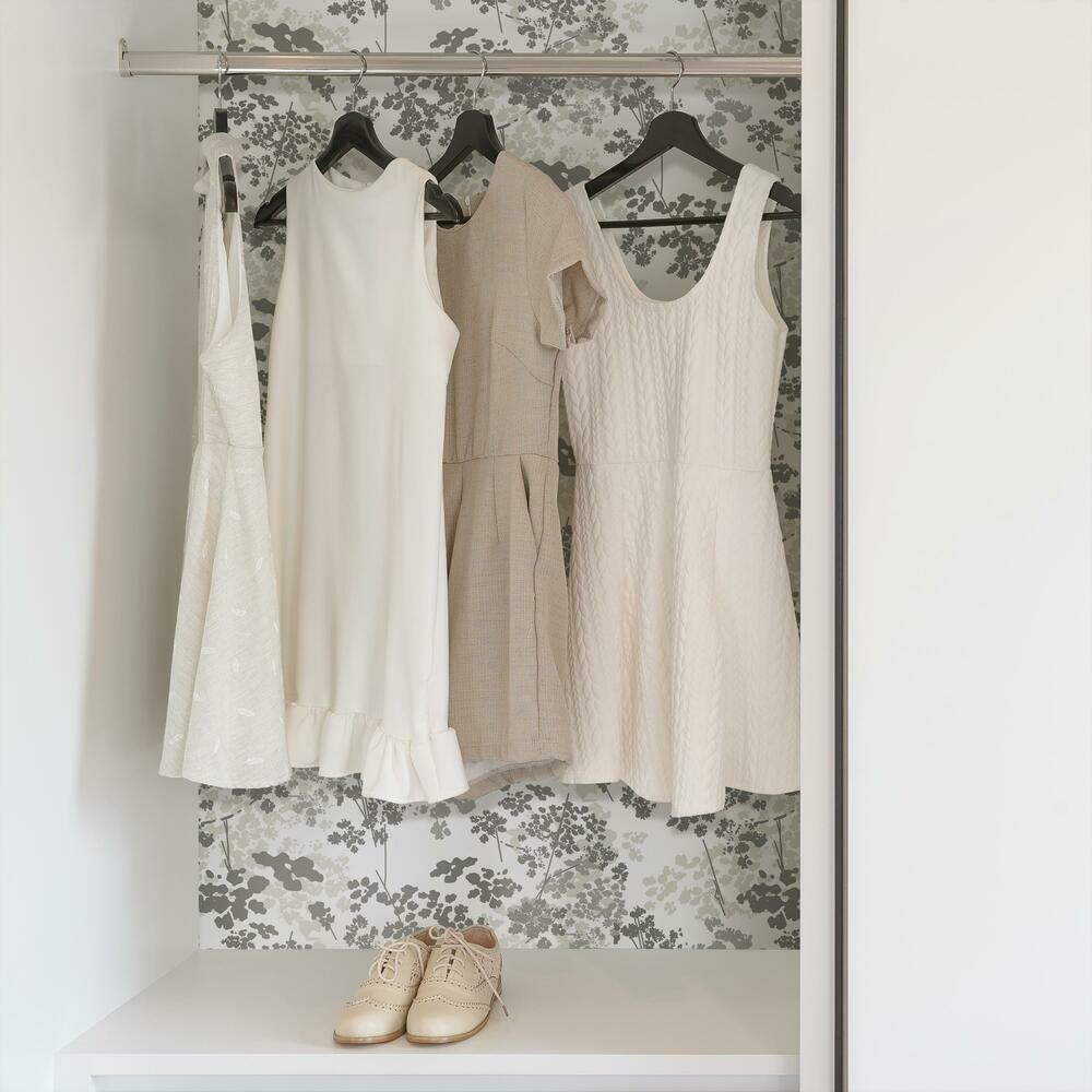 Queen Anne's Lace Peel & Stick Wallpaper Peel and Stick Wallpaper RoomMates   