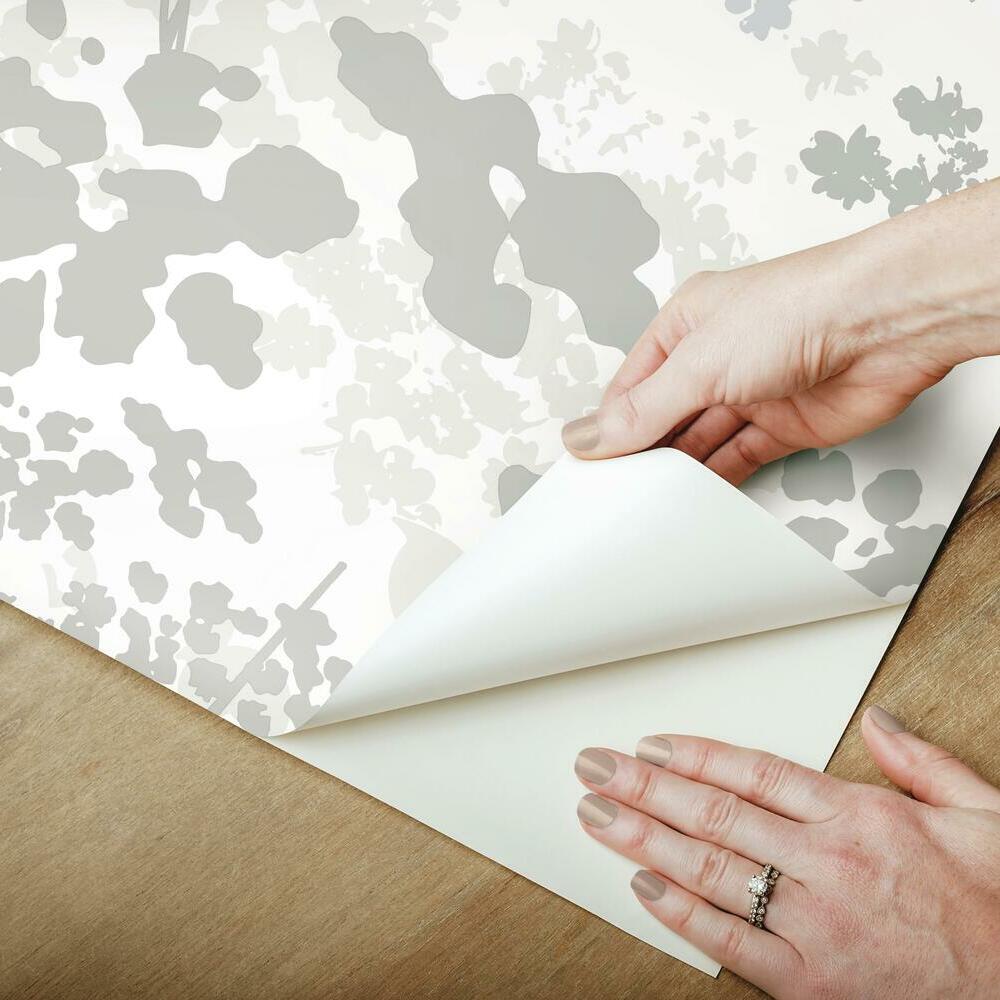 Queen Anne's Lace Peel & Stick Wallpaper Peel and Stick Wallpaper RoomMates   
