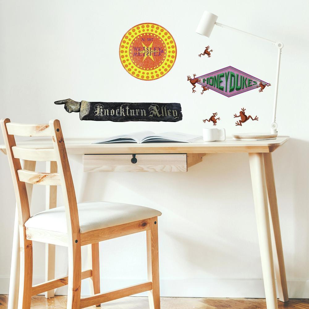 Harry Potter Signs Wall Decals Wall Decals RoomMates   